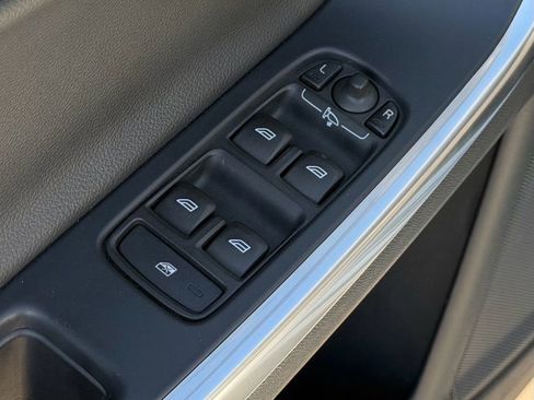 Used 2015 Volvo V60 T5 Cross Country w/ Protection Package image 14