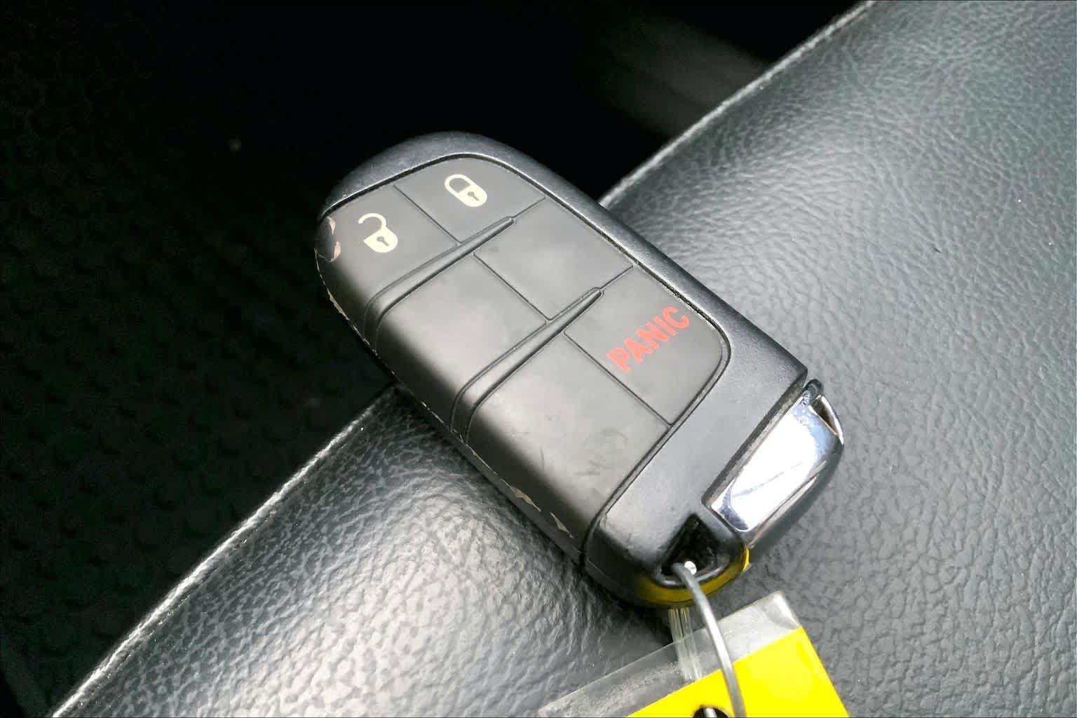 Used 2025 Jeep Compass Trailhawk AWD/4WD image 15