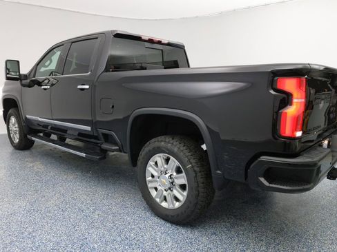 Used 2024 Chevrolet Silverado 2500 High Country w/ High Country Premium Package image 5
