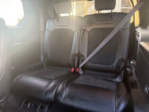 Used 2025 Jeep Grand Cherokee L Laredo RWD image 13