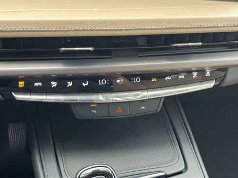 Certified 2024 Cadillac XT4 Premium Luxury image 10