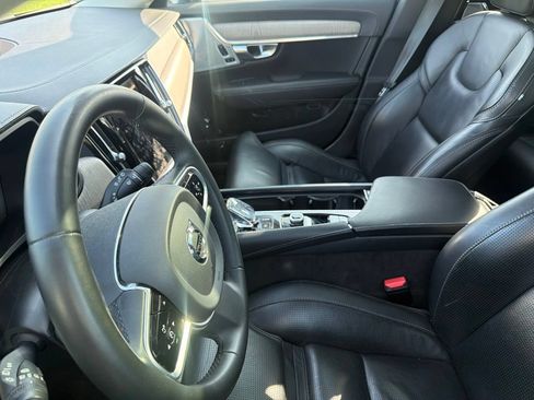 Used 2023 Volvo V90 B6 Cross Country Ultimate w/ Climate Package AWD/4WD image 2