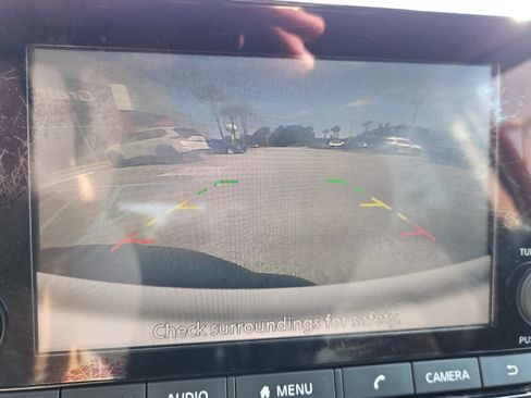 Used 2022 Nissan Pathfinder SV FWD image 9