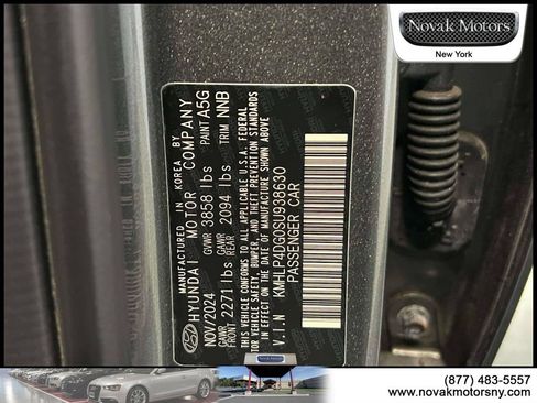 Used 2025 Hyundai Elantra Limited FWD image 21