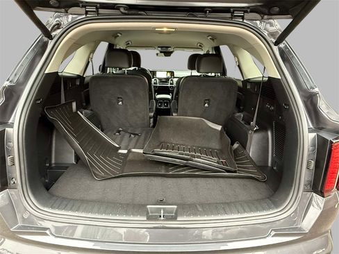 Used 2023 Kia Sorento EX image 17
