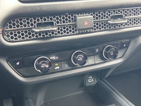 Certified 2025 Honda HR-V Sport image 14