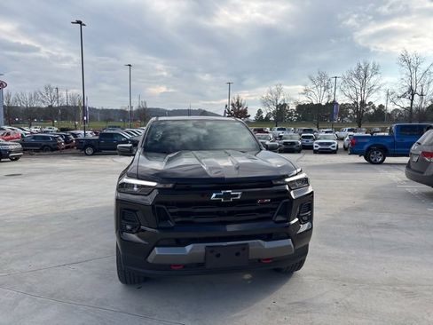 Used 2024 Chevrolet Colorado Z71 w/ Z71 Convenience Package 2 image 2