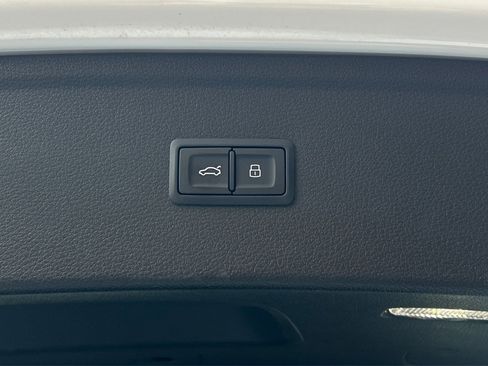 Used 2018 Audi Q5 2.0T Premium image 54