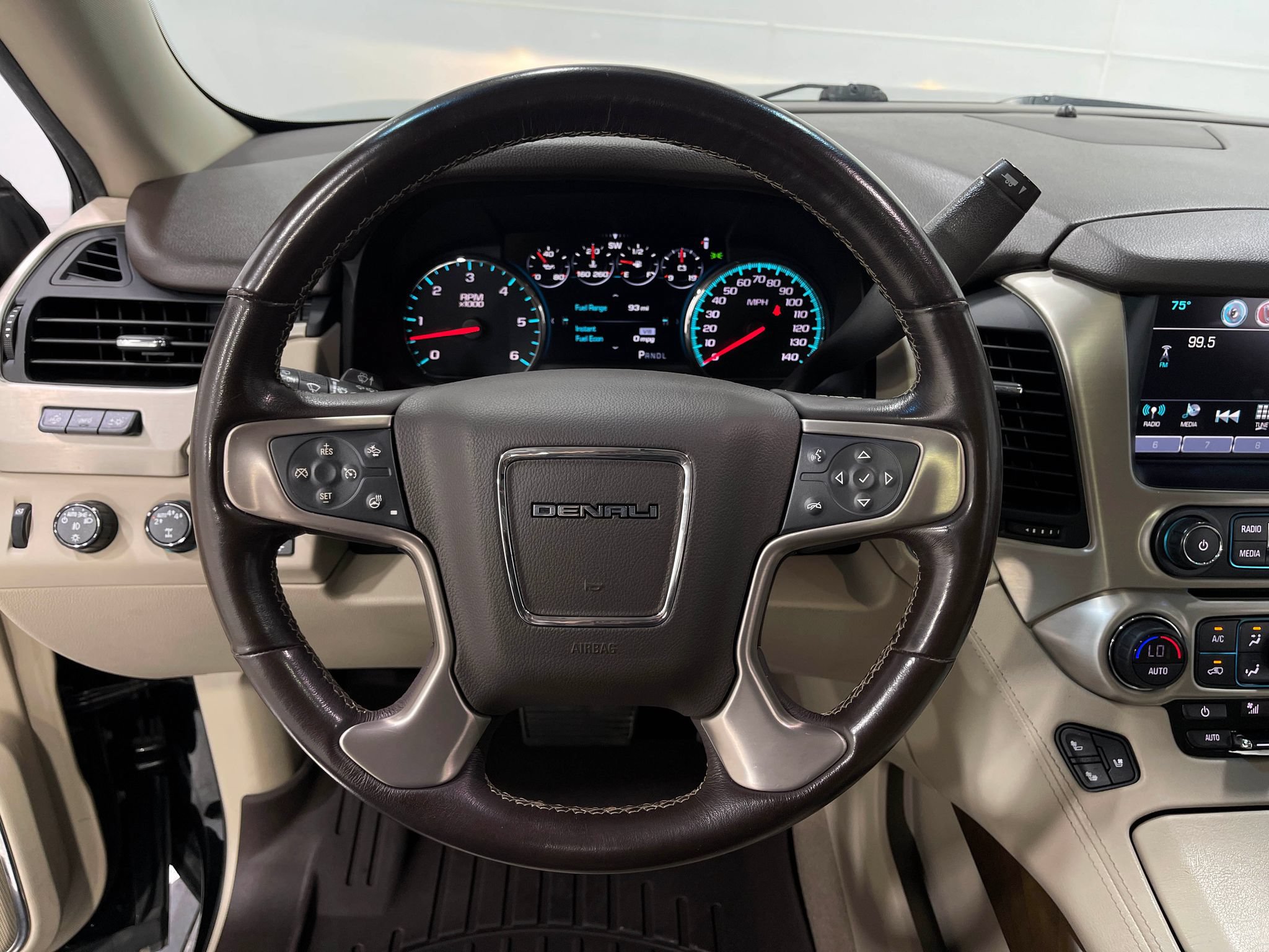 Used 2020 GMC Yukon Denali w/ Denali Premium Package AWD/4WD image 22