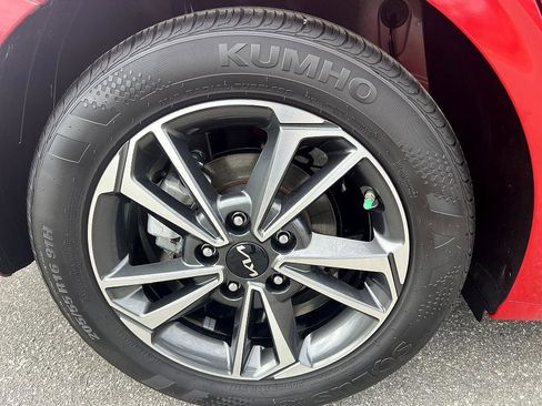 Used 2024 Kia Forte LXS w/ LXS Technology Package image 11