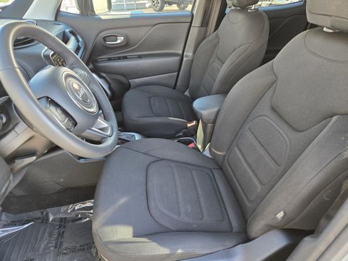 Certified 2022 Jeep Renegade Latitude image 23