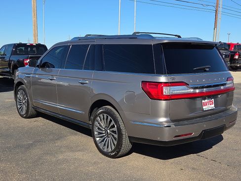 Used 2019 Lincoln Navigator L Reserve image 3