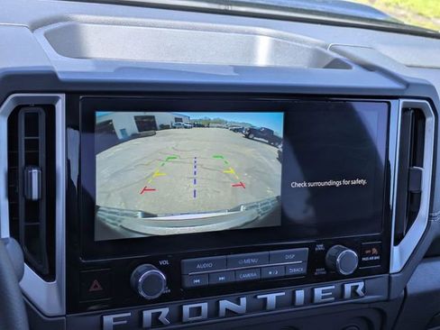 Used 2025 Nissan Frontier SV AWD/4WD image 21