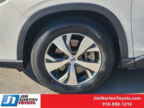 Used 2020 Subaru Ascent Premium w/ Convenience Package image 14