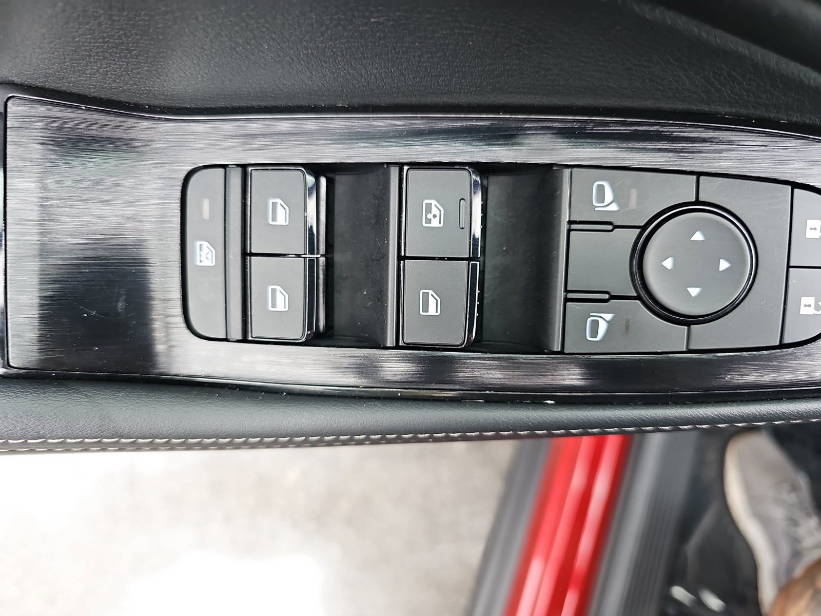 Used 2026 Nissan Rogue SV FWD image 24