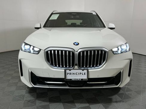Used 2024 BMW X5 xDrive40i w/ Premium Package AWD/4WD image 3