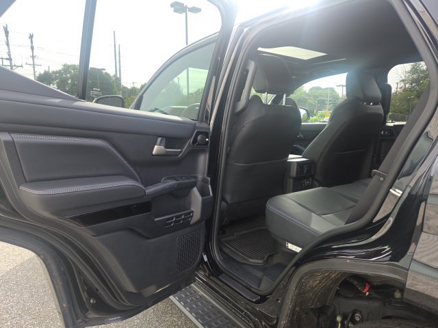 Used 2025 Toyota 4Runner Limited AWD/4WD image 11