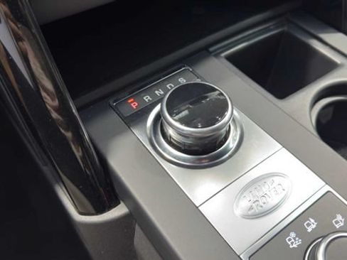 Used 2017 Land Rover Discovery SE AWD/4WD image 29