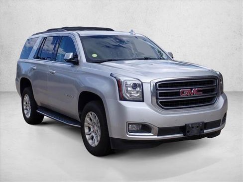 Used 2017 GMC Yukon SLT AWD/4WD image 5