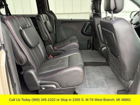 Used 2014 Dodge Grand Caravan R/T w/ Driver Convenience Group FWD image 31