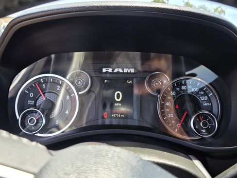 Certified 2024 RAM 3500 Big Horn AWD/4WD image 13