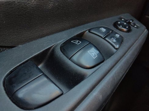 Used 2021 Nissan Kicks S FWD image 27