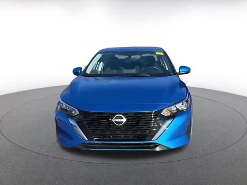 Used 2025 Nissan Sentra SV image 3