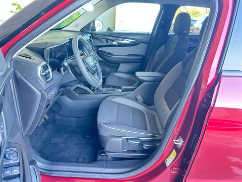 Used 2025 Chevrolet TrailBlazer LT image 27