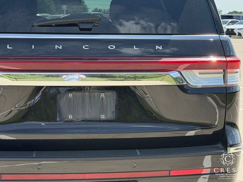 Used 2022 Lincoln Navigator 2WD image 7