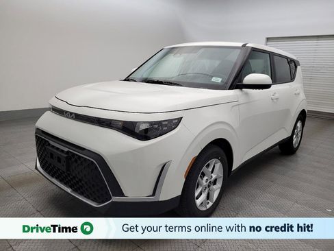 Used 2025 Kia Soul LX image 1