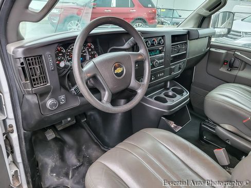 Used 2019 Chevrolet Express 2500 image 8