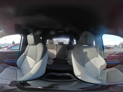 Used 2025 Toyota Tacoma TRD Off-Road image 40