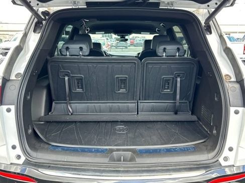 Used 2024 Buick Enclave Essence w/ Sport Touring Edition FWD image 8