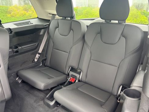 New 2026 Volvo XC90 B6 Plus w/ Protection Package Premier AWD/4WD image 32