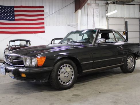 Used 1988 Mercedes-Benz 560 SL image 1