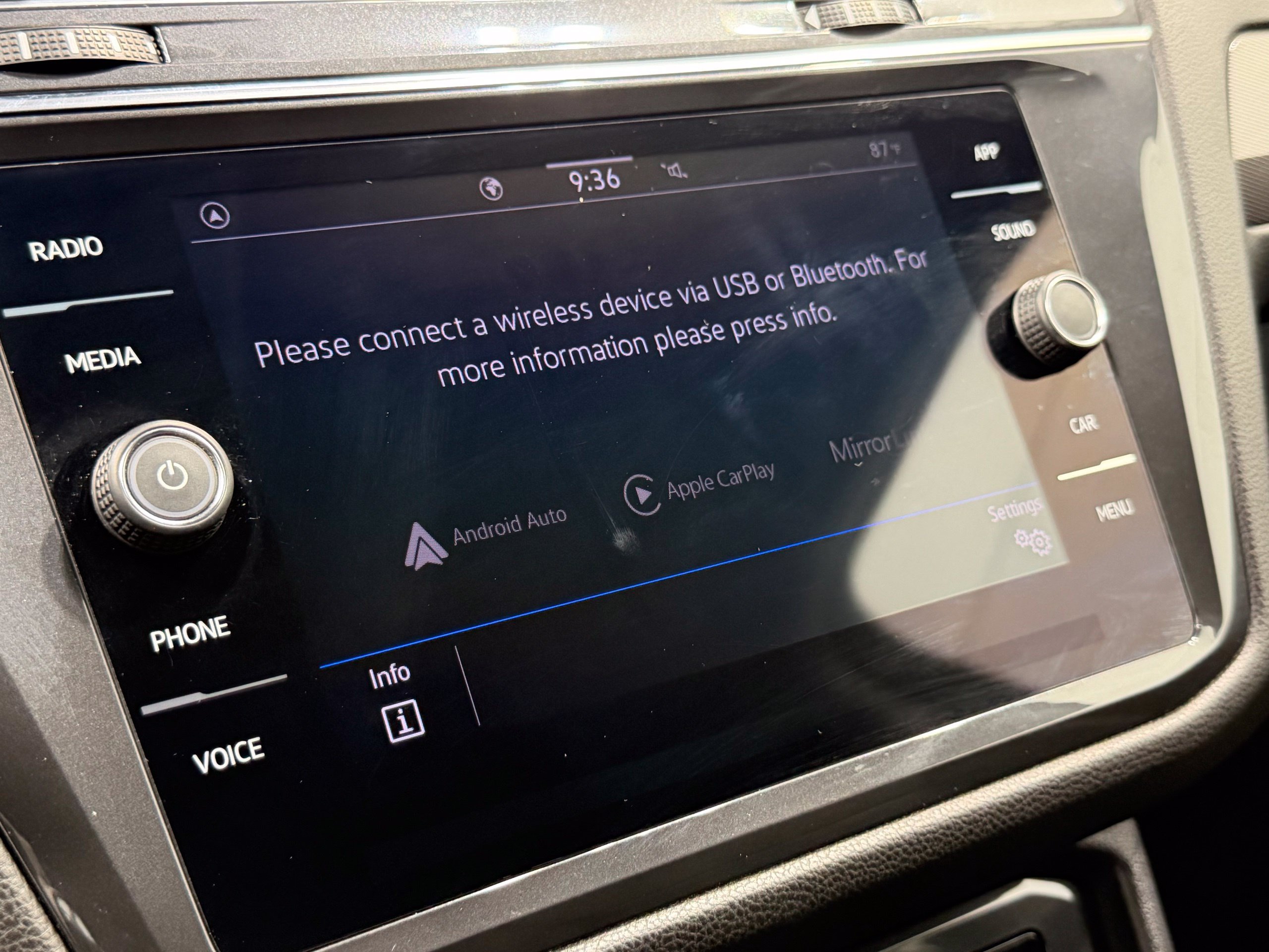 Used 2023 Volkswagen Tiguan SE FWD image 41