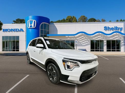 Used 2024 Kia Niro Wind image 2