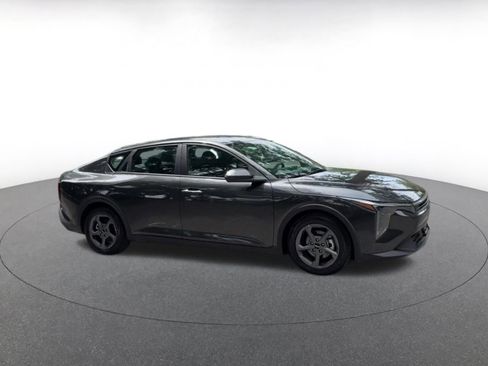 Used 2025 Kia K4 FWD image 2