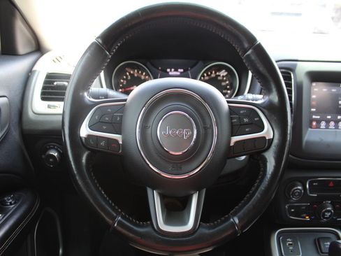 Used 2020 Jeep Compass Latitude FWD image 15