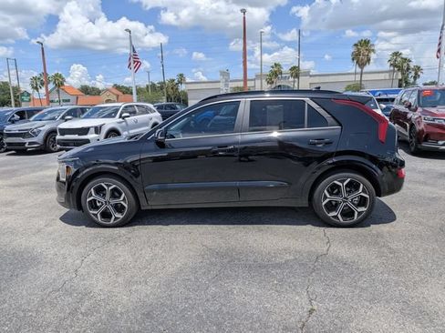 Used 2025 Kia Niro EX Touring FWD image 2