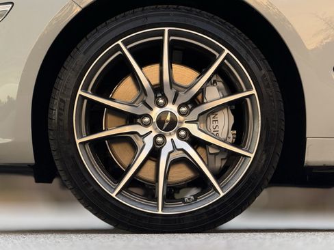 Used 2025 Genesis G70 2.5T image 17