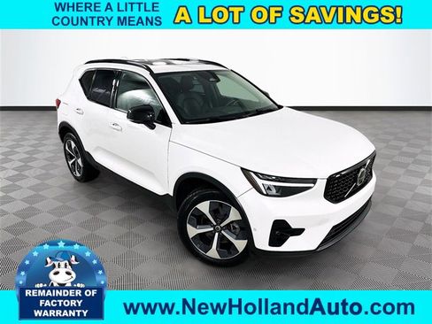 Used 2023 Volvo XC40 B5 Plus w/ Driver Assist Package image 1