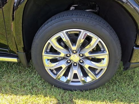 Used 2024 GMC Sierra 1500 Denali AWD/4WD image 9