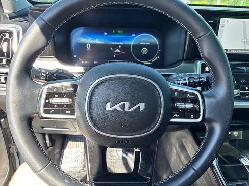 Used 2023 Kia Sorento SX AWD/4WD image 7