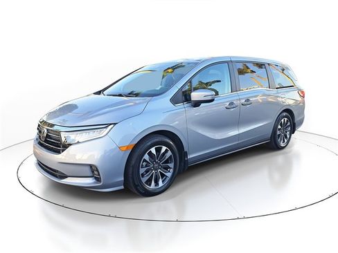 Certified 2024 Honda Odyssey EX-L image 3