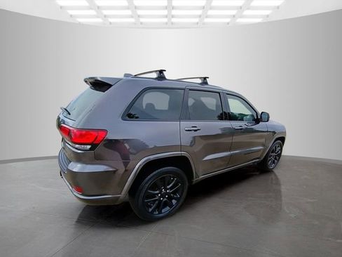 Used 2019 Jeep Grand Cherokee Altitude AWD/4WD image 8