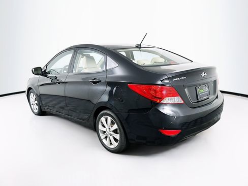 Used 2013 Hyundai Accent GLS w/ Premium Pkg image 5