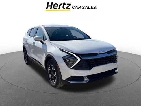 Used 2025 Kia Sportage LX image 1