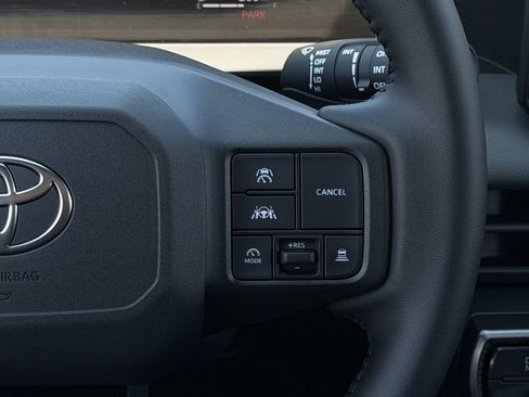 Used 2026 Toyota RAV4 SE FWD image 16