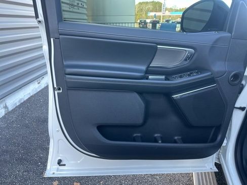 Used 2025 Ford Expedition Max Platinum w/ Driver's Package image 11